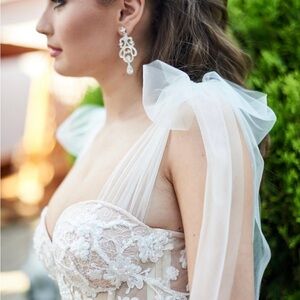 Elegant White Lace Tulle Shoulder Bow - Detachable Dress Accessory